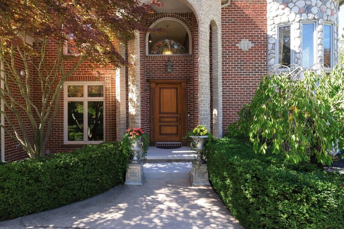 House in Rochester Hills, Michigan, United States 4 - 18477706