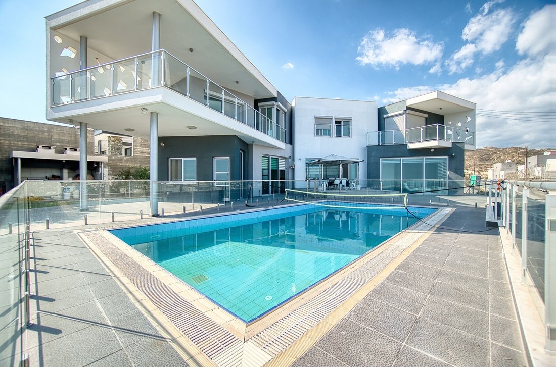 Villa in Agios Athanasios, Limassol, Cyprus 1 - 13556287