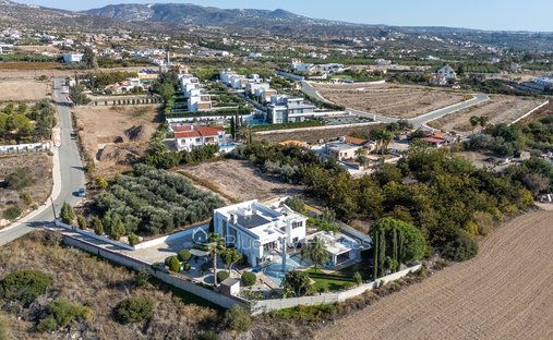 Villa in Peyia, Paphos, Cyprus 1