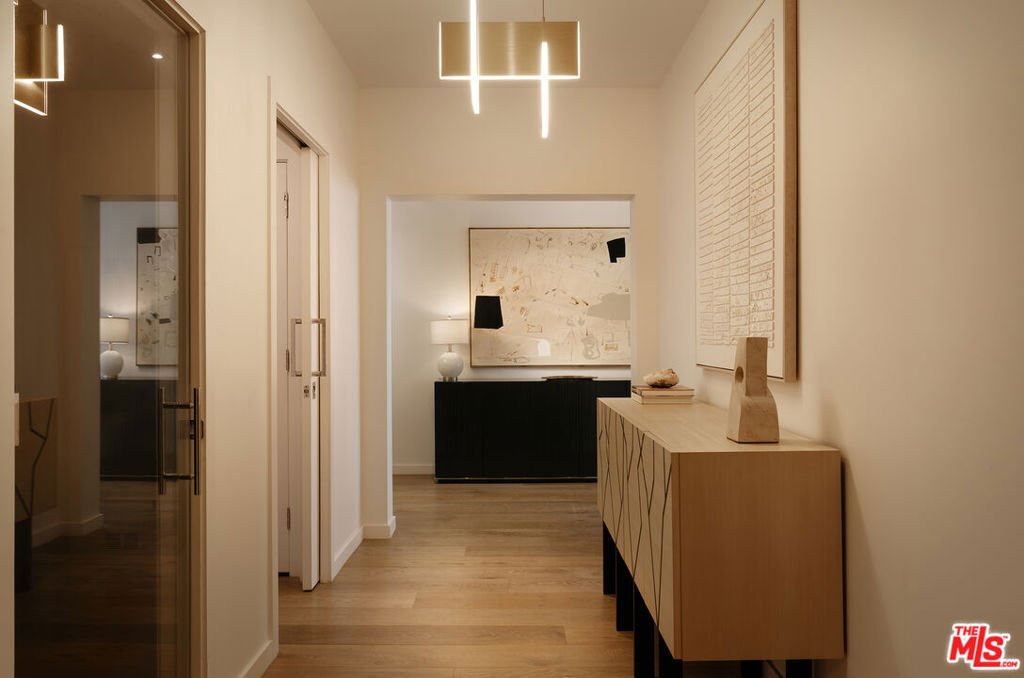 Condo in West Hollywood, California, United States 4 - 18477891