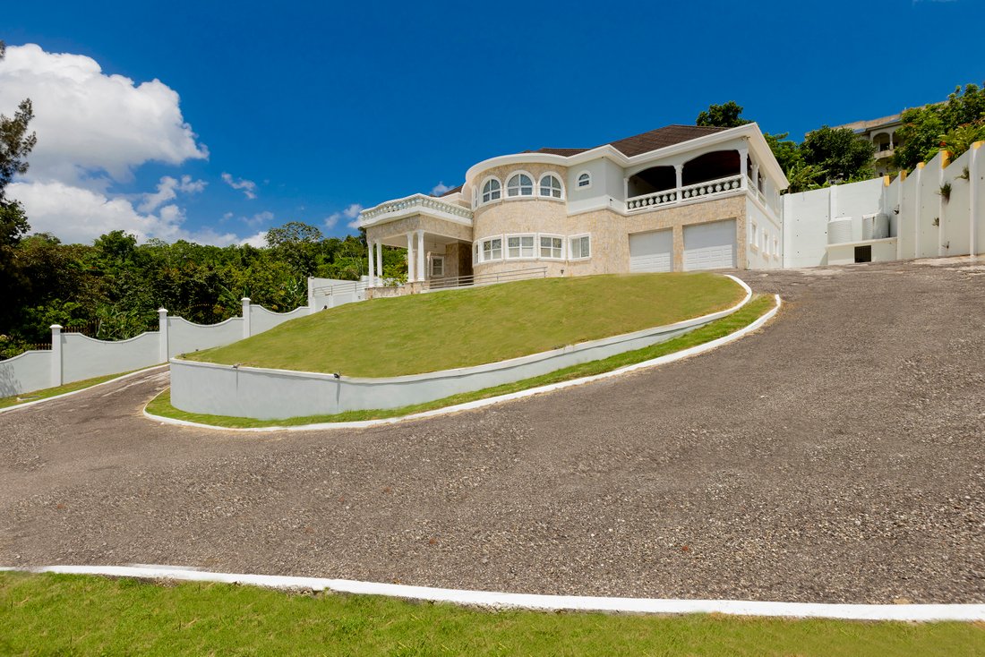 House in Mandeville, Manchester Parish, Jamaica 3 - 18477061