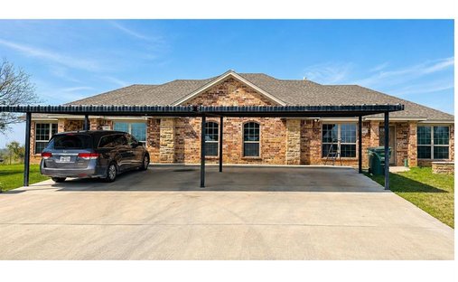 Apartment in Poolville, Texas, United States 1