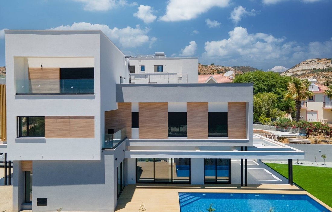 Villa in Agios Tychon, Limassol, Cyprus 1 - 16564741