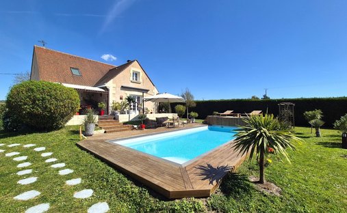 House in Bourgueil, Centre-Val de Loire, France 1