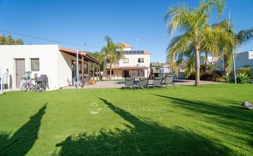 Villa in Palodia, Limassol, Cyprus 1