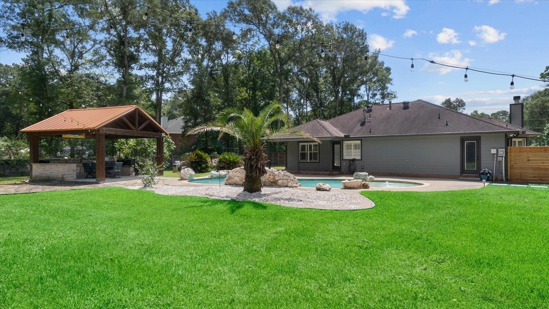 House in New Caney, Texas, United States 5 - 18478843