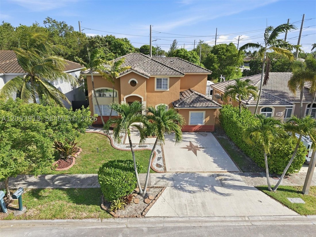 House in Miami, Florida, United States 1 - 18478015