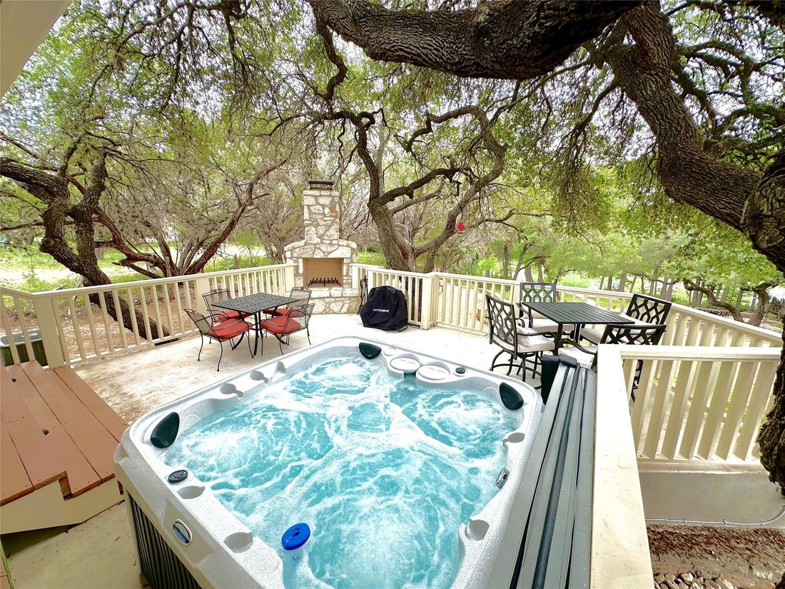 House in Concan, Texas, United States 5 - 18478140