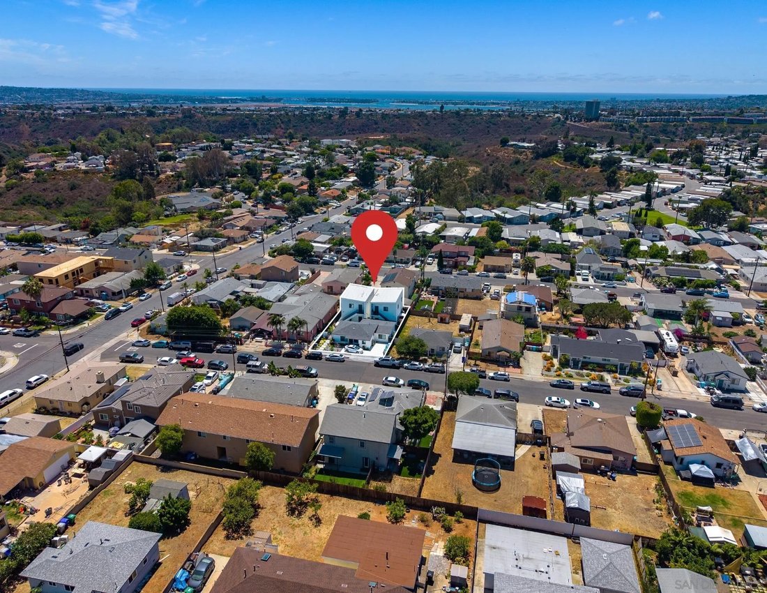 San Diego, California, United States 1 - 18478300