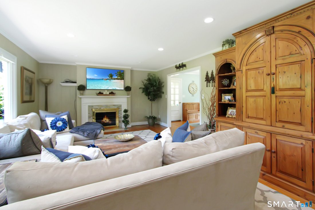 House in Trumbull, Connecticut, United States 3 - 18440933