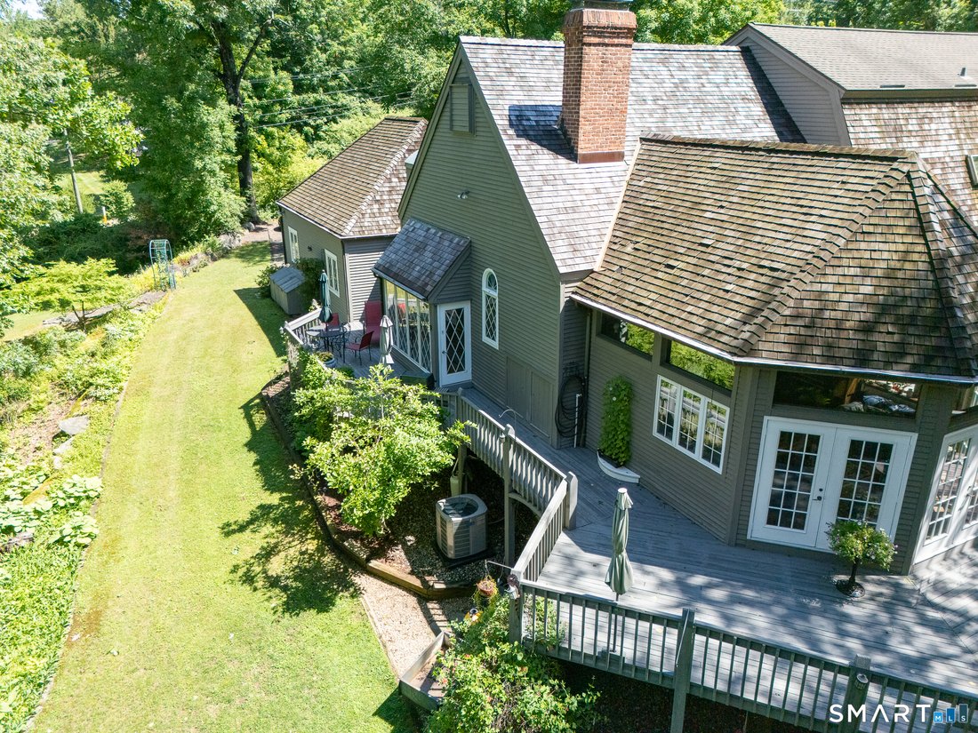House in Newtown, Connecticut, United States 3 - 18477565