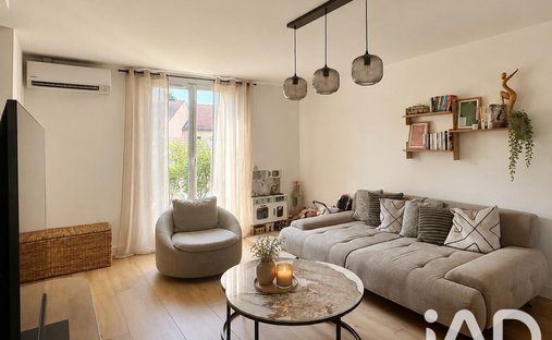 House in Vieux Village-Murs du Parc, Marolles-en-Brie, France 1