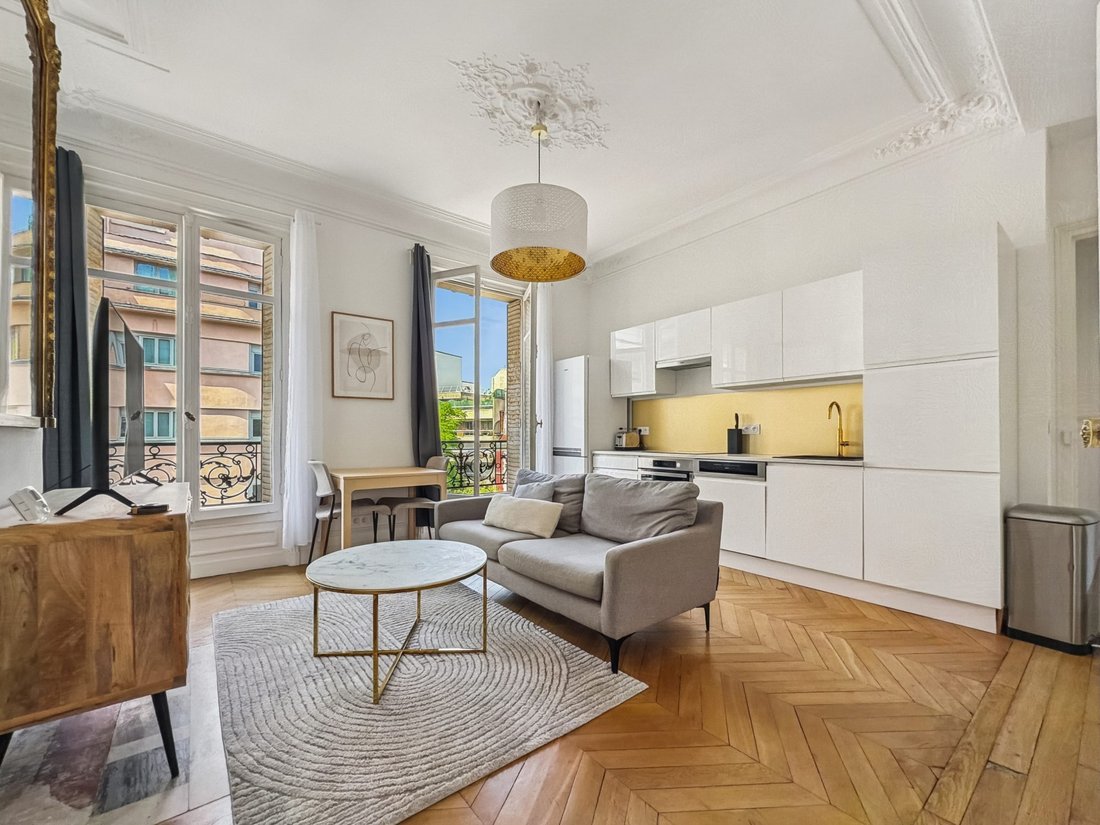 Apartment in La Fourche-Guy Môquet, Paris 17e Arrondissement, Paris 2 - 18060589