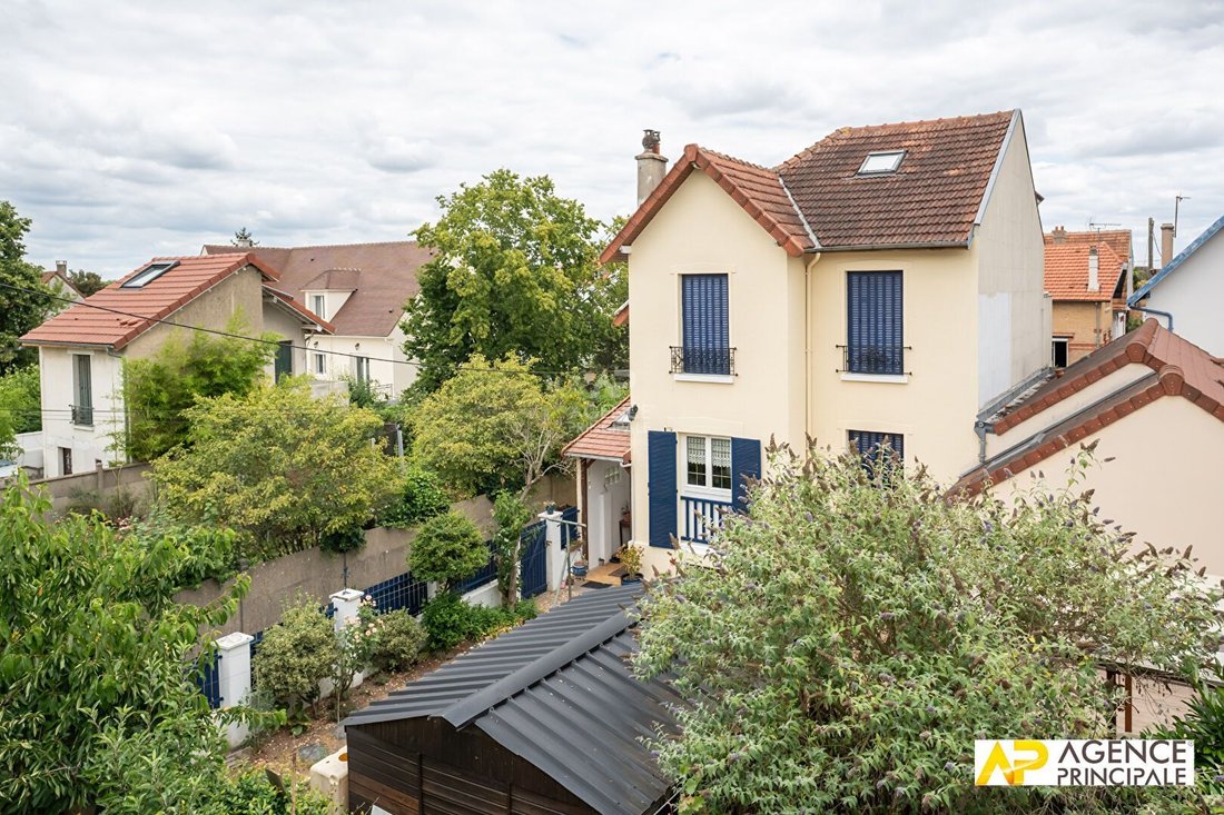 House in Napoleon, Maisons-Laffitte, France 1 - 18474435