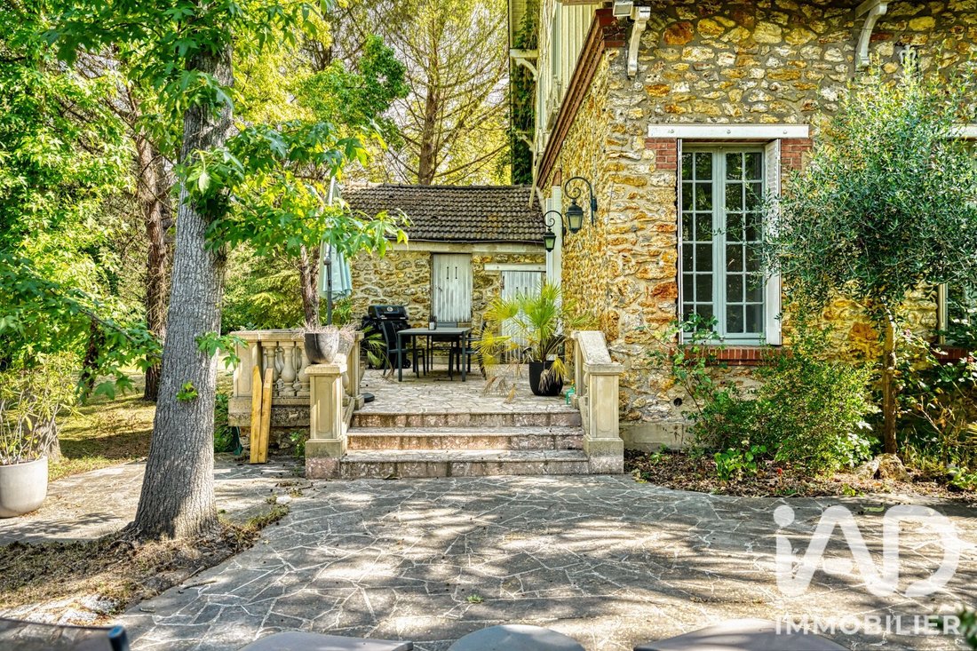 House in Vaux-sur-Seine, Ile-de-France, France 2 - 18479510