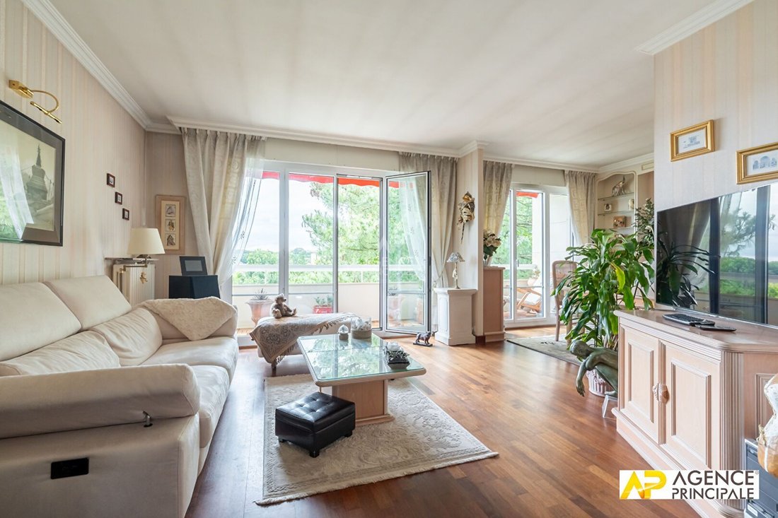 Apartment in Napoleon, Maisons-Laffitte, France 2 - 18474214