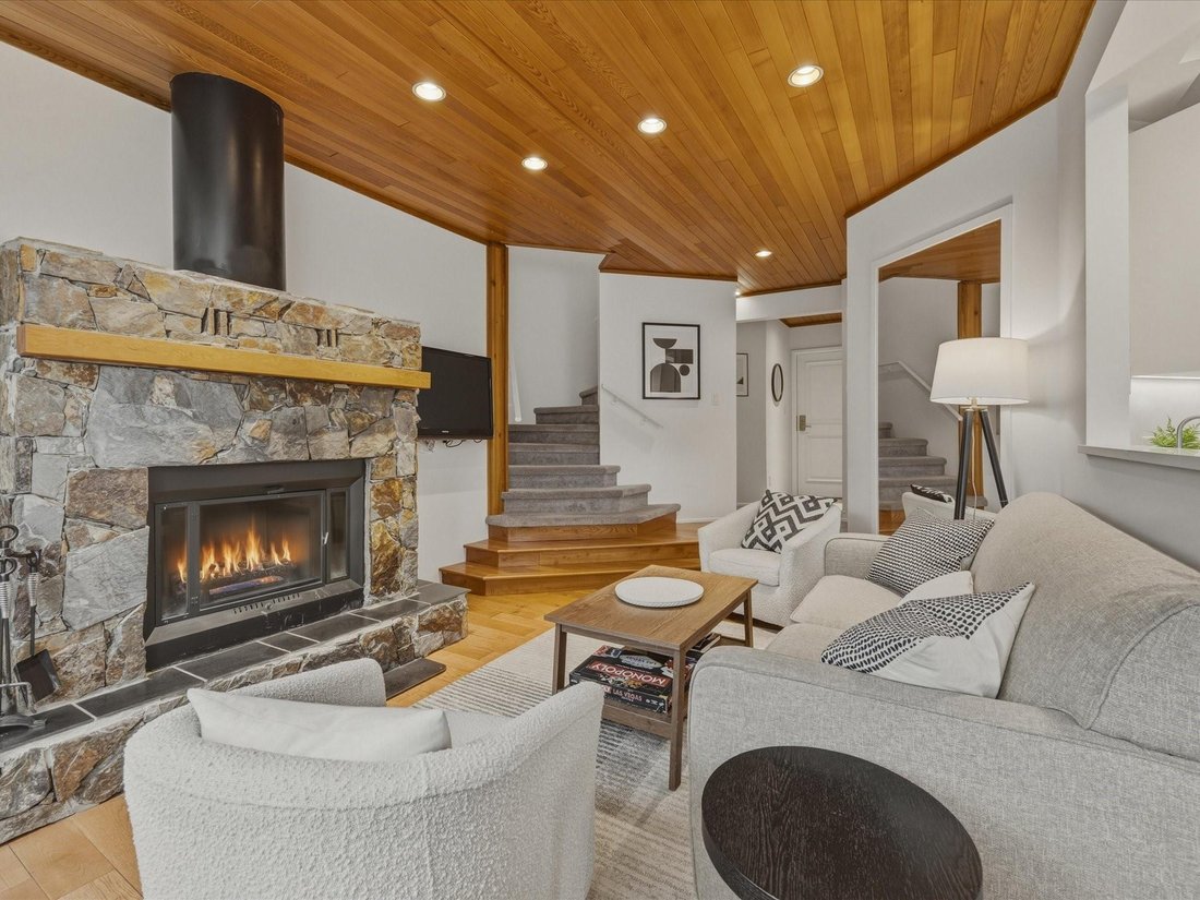 House in Whistler, British Columbia, Canada 2 - 18480491