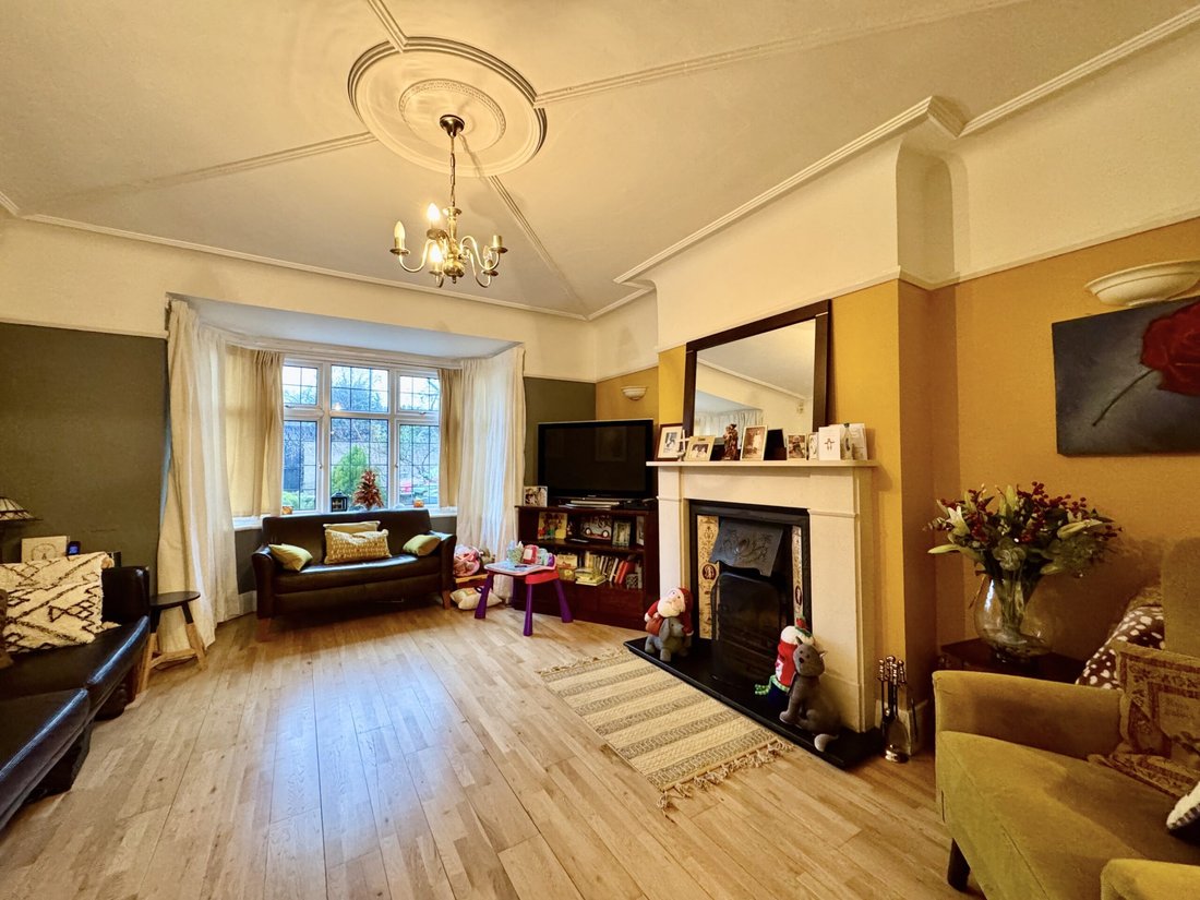 House in Canons Park, Harrow, England 3 - 16832572