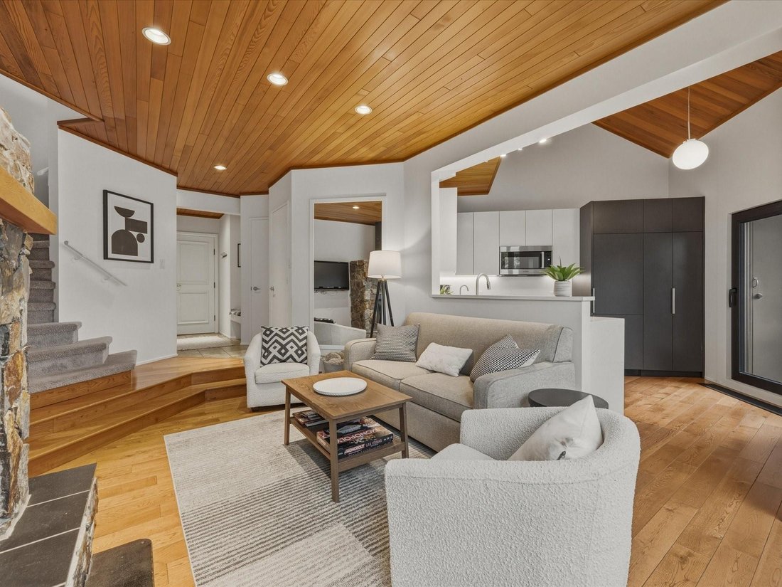 House in Whistler, British Columbia, Canada 3 - 18480491