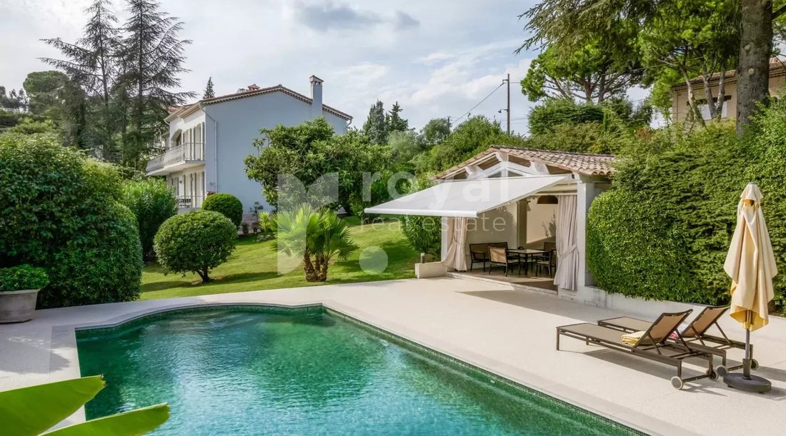 Villa in La Roquette-sur-Siagne, Provence-Alpes-Côte d'Azur, France 1 - 18475834