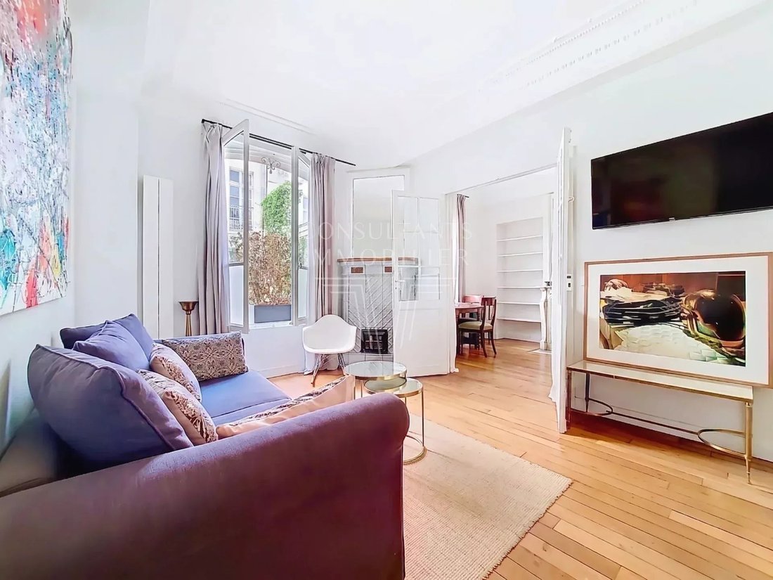 Apartment in Saint Thomas d'Aquin, Paris 7e Arrondissement, Paris 1 - 18249116