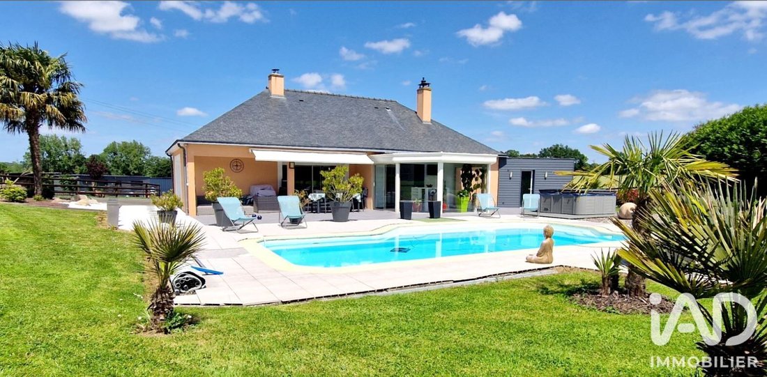 House in Bonchamp-les-Laval, Pays de la Loire, France 1 - 18479518