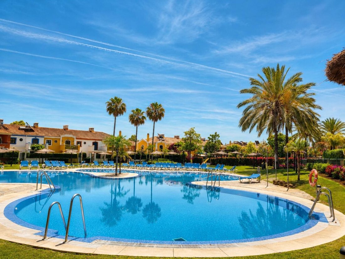 Villa in Guadalmina Alta, San Pedro de Alcantara, Spain 1 - 18475080