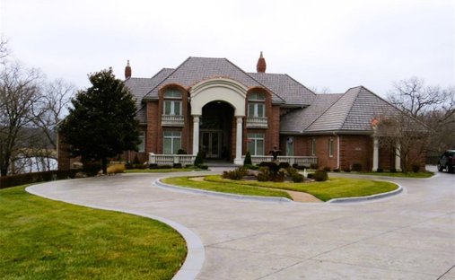 House in Parkville, Missouri, United States 1