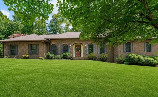 House in North Wilkesboro, North Carolina, United States 1