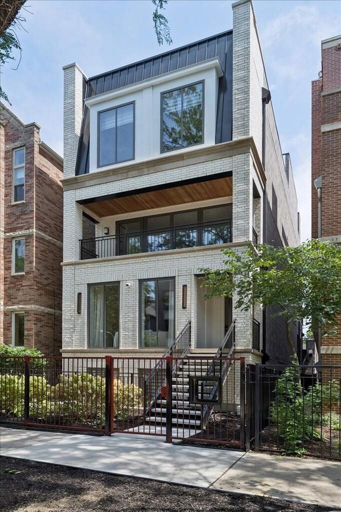 House in Chicago, Illinois, United States 1 - 18480639