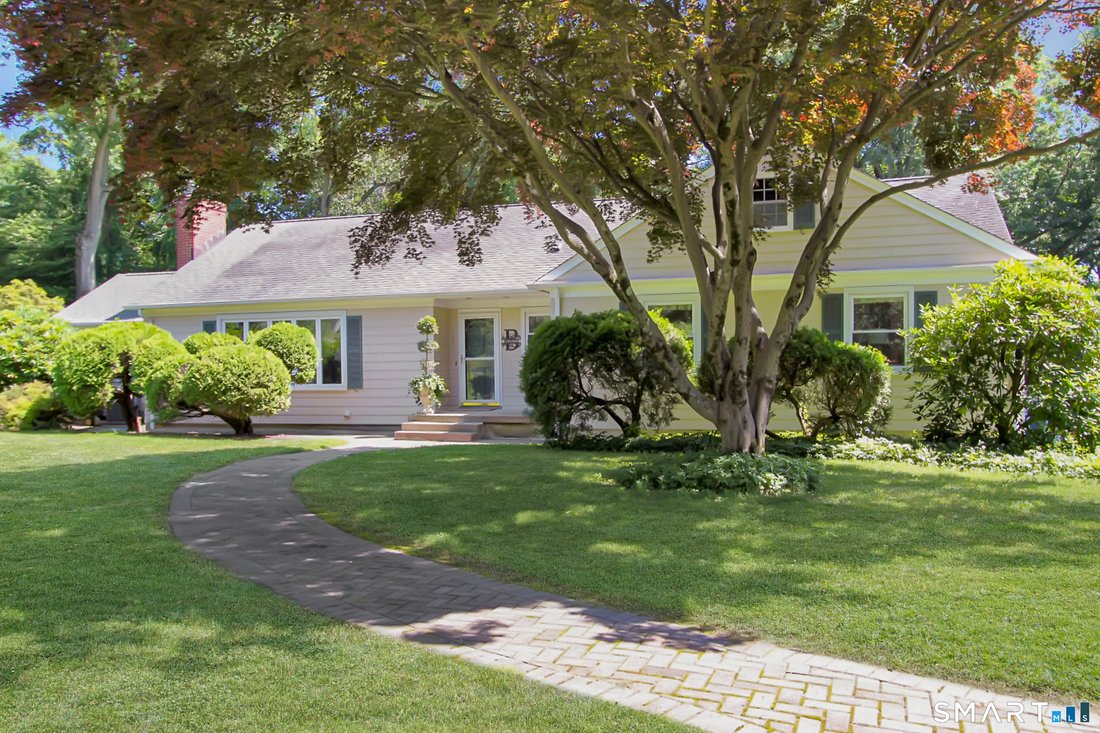 House in Trumbull, Connecticut, United States 2 - 18440933