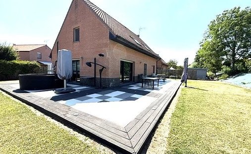 House in Plouys, Wattrelos, France 1