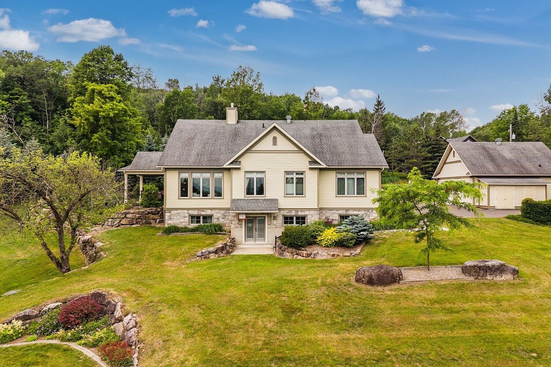 House in Bromont, Quebec, Canada 5 - 18479000