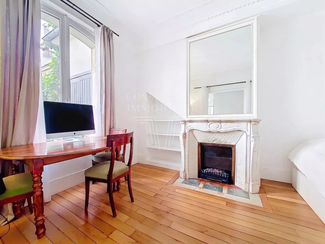 Apartment in Saint Thomas d'Aquin, Paris 7e Arrondissement, Paris 4 - 18249116