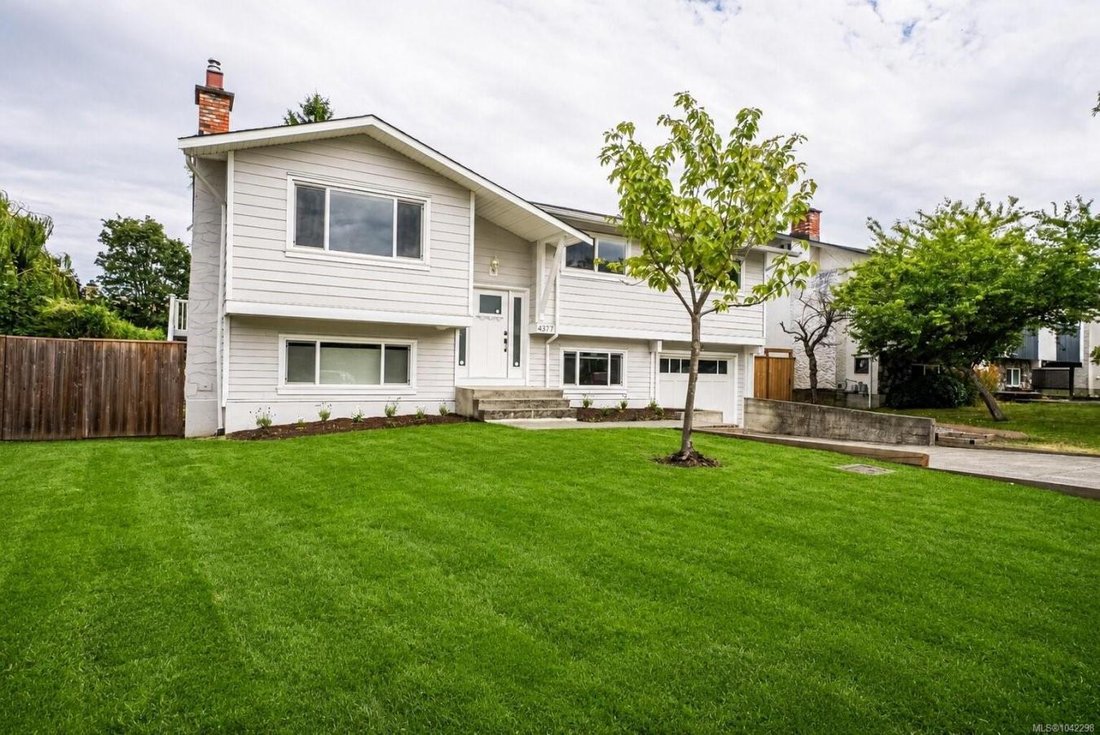 House in Saanich, British Columbia, Canada 1 - 18475890