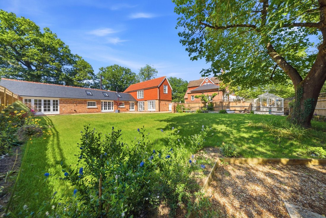 Casa a Povey Cross, Charlwood, Inghilterra 1 - 18475212