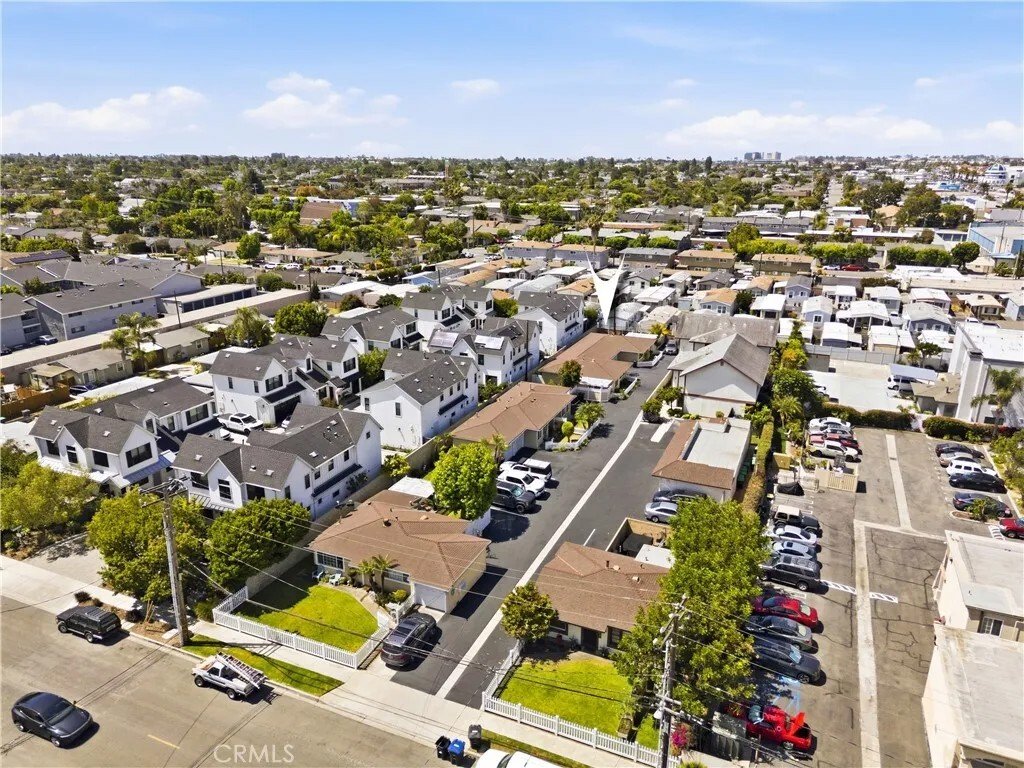 Costa Mesa, California, United States 2 - 18075256