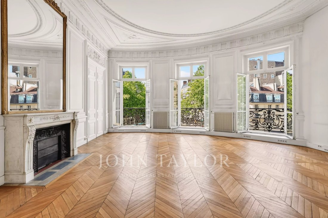 Apartment in Saint Thomas d'Aquin, Paris 7e Arrondissement, Paris 2 - 18475364