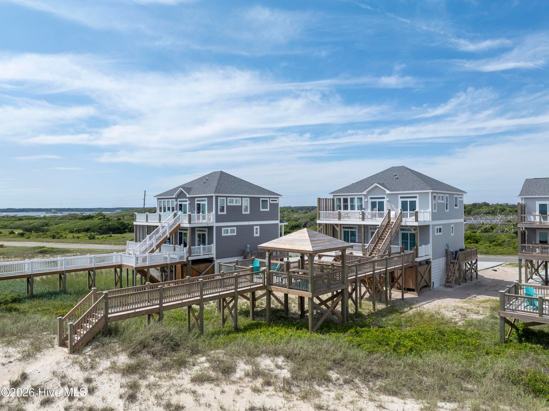 House in North Topsail Beach, North Carolina, United States 2 - 18478412