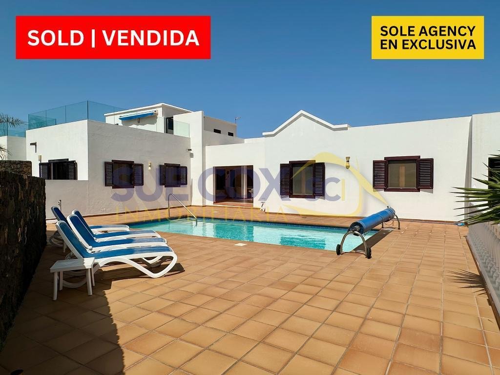 Villa in Yaiza, Canary Islands, Spain 1 - 16398830