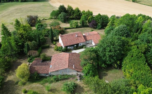 Villa en Montmoreau, Nueva Aquitania, Francia 1