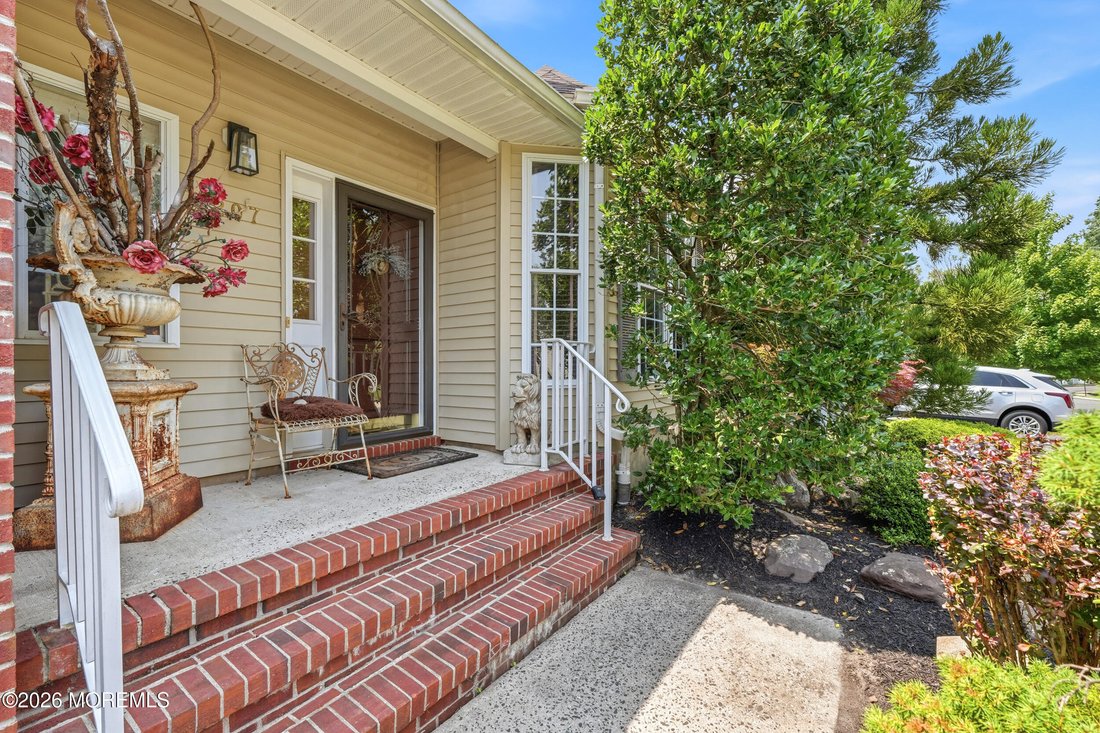 House in Marlboro Township, New Jersey, United States 4 - 18477605