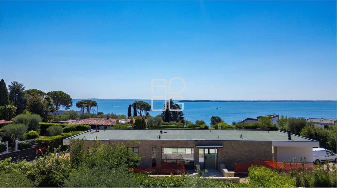 Villa in Moniga del Garda, Lombardy, Italy 4 - 17962078