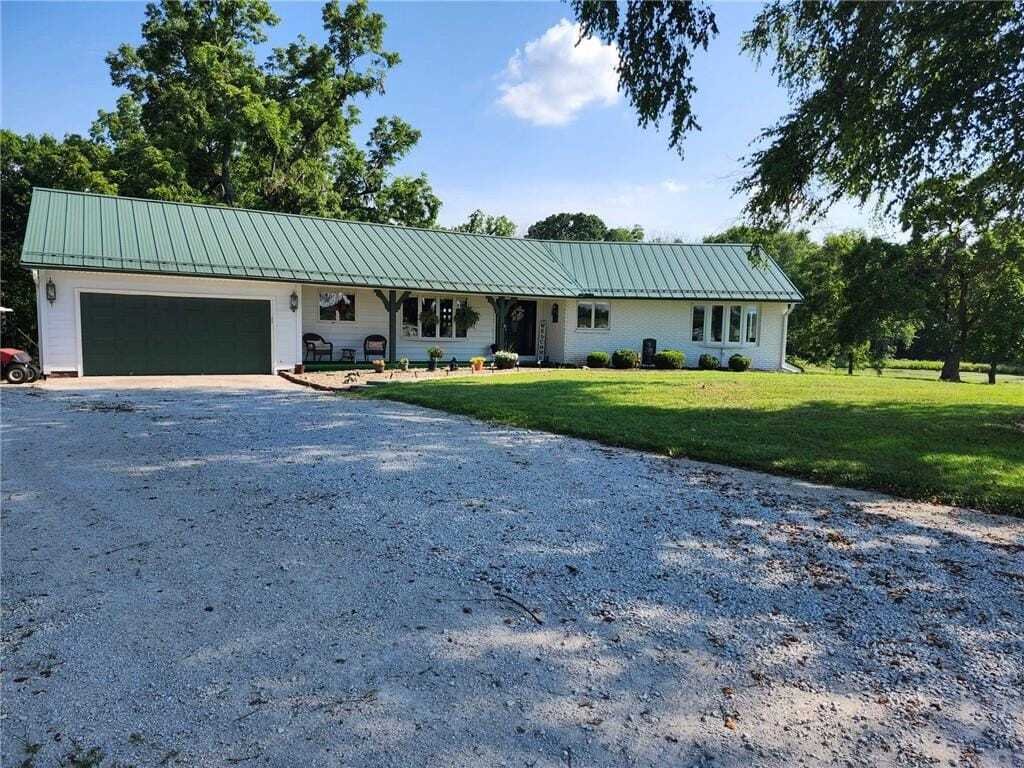 House in Freeman, Missouri, United States 4 - 18480373