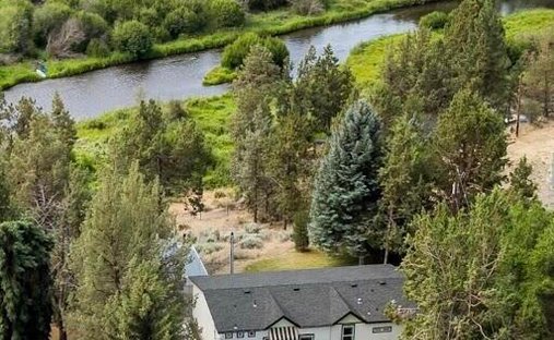 Land in Bend, Oregon, United States 1