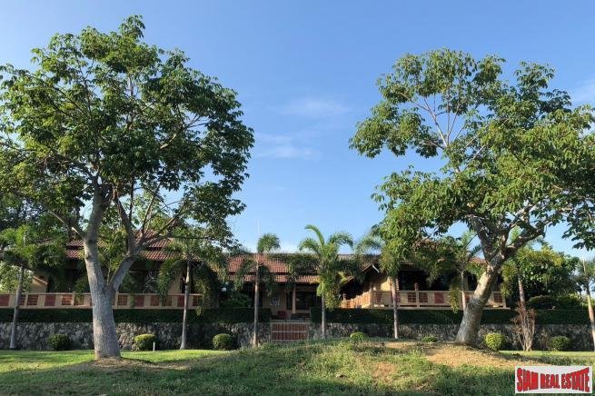 Villa in Pattaya City, Chon Buri, Thailand 1 - 18476564