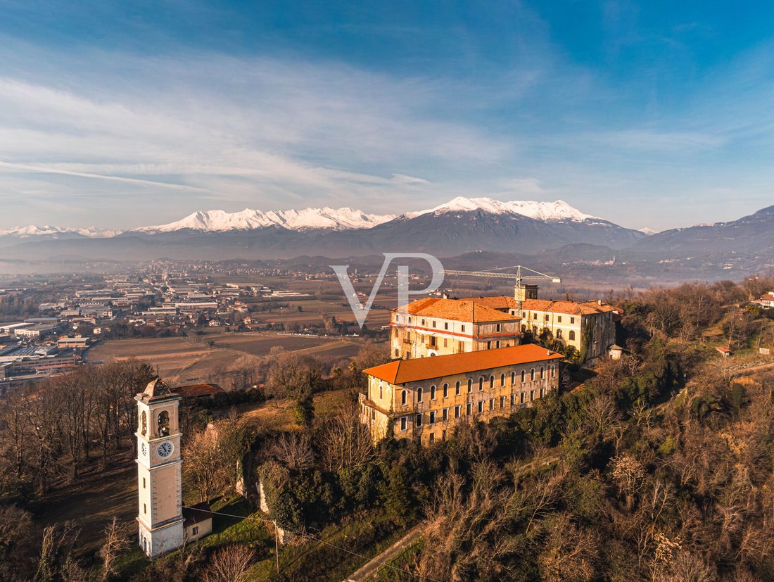 Castle in Bollengo, Piedmont, Italy 2 - 18390984