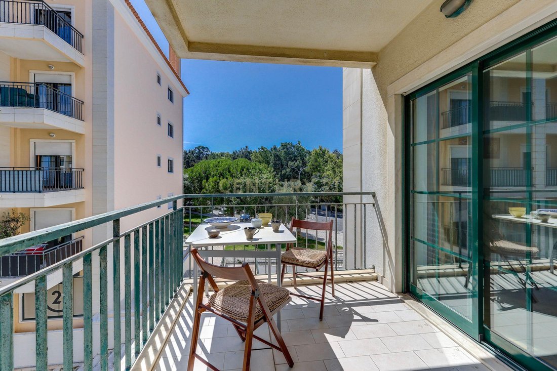Apartment in Carcavelos e Parede, Lisbon, Portugal 1 - 18479205