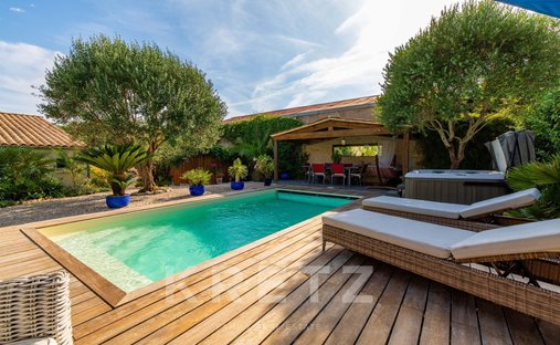 House in Centre Ville, La Rochelle, France 1