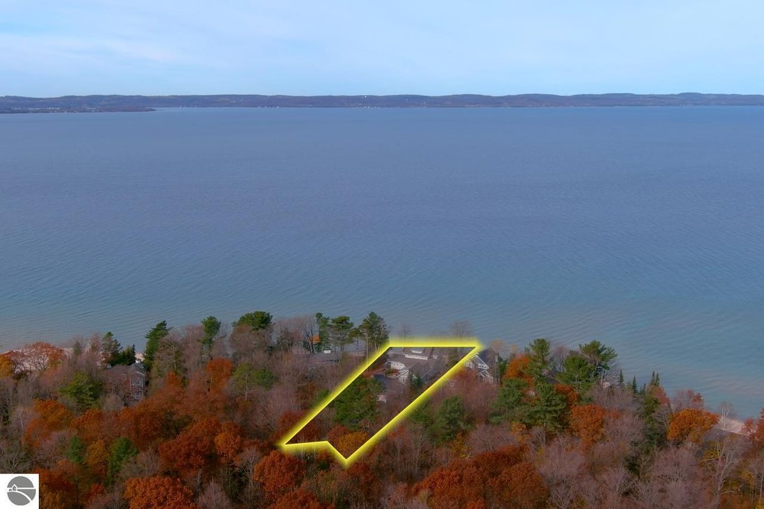 House in Traverse City, Michigan, United States 5 - 18480291